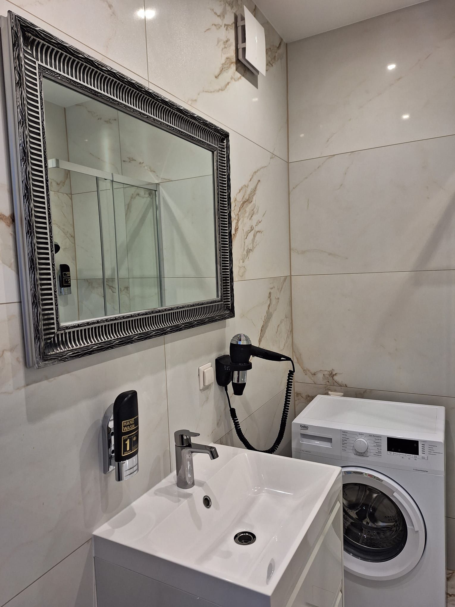 Waschmaschine im Badezimmer