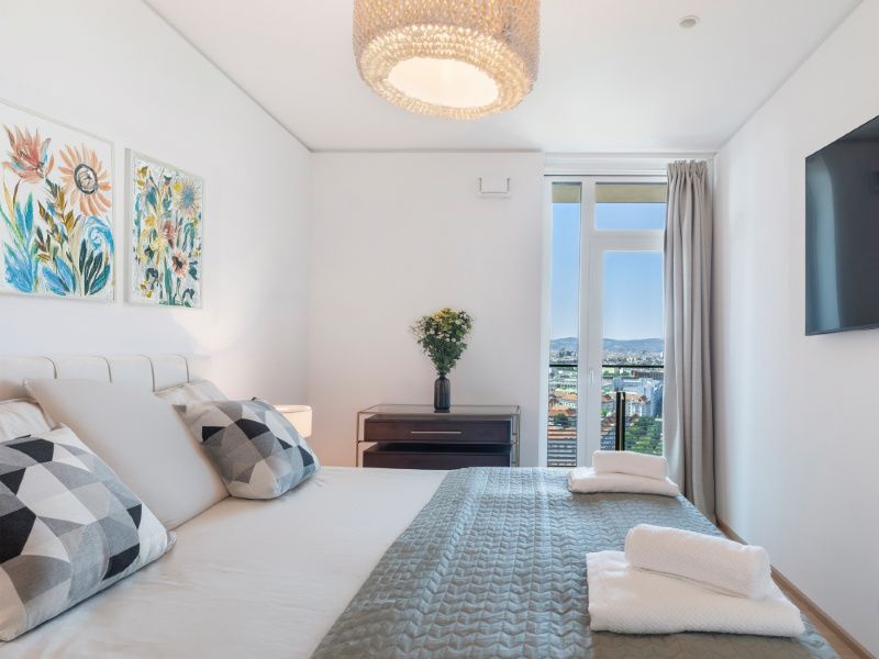 Schlafzimmer mit Kanalblick